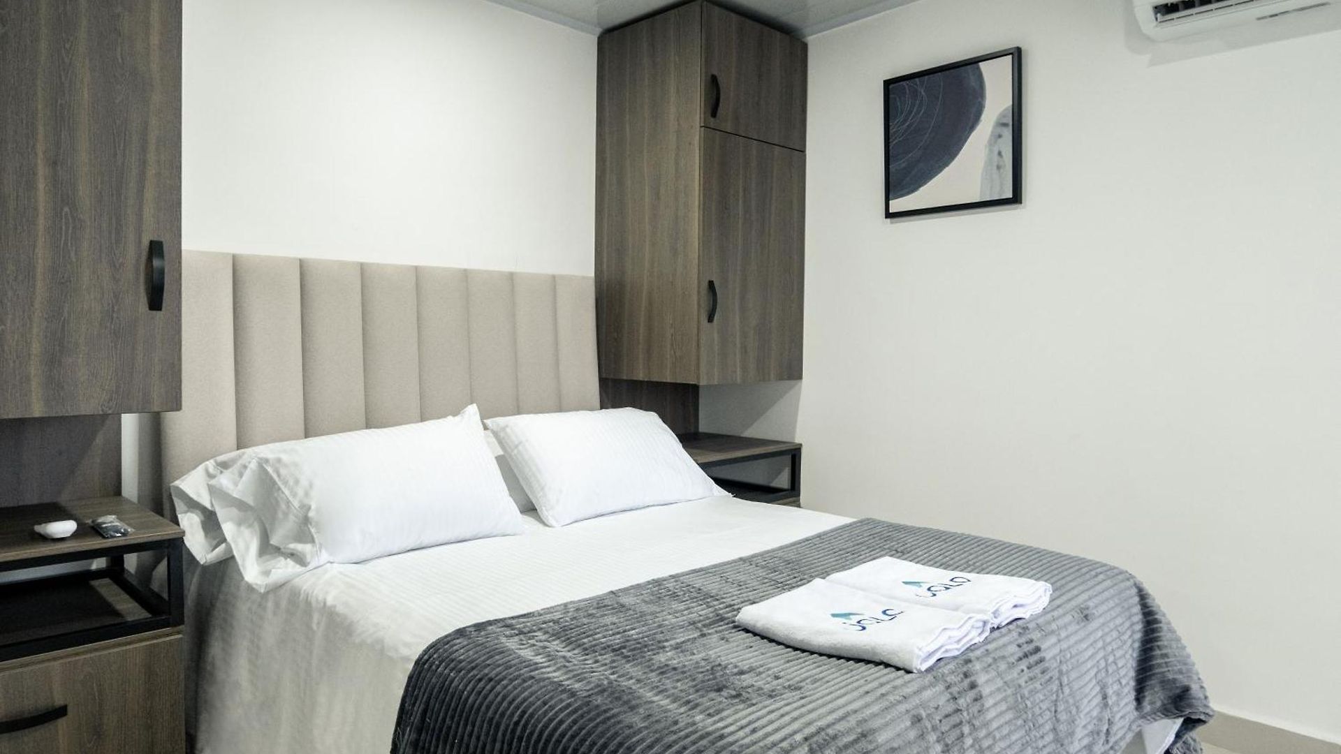 Torre 811 By Jalo *