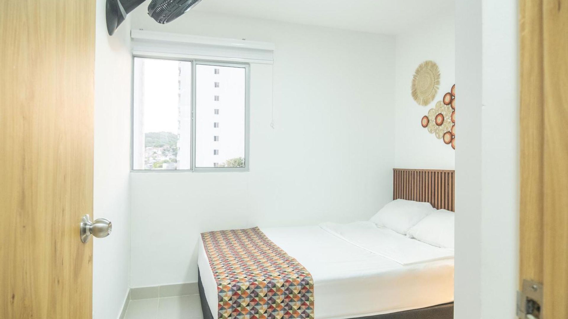 Torre 811 By Jalo Cartagena